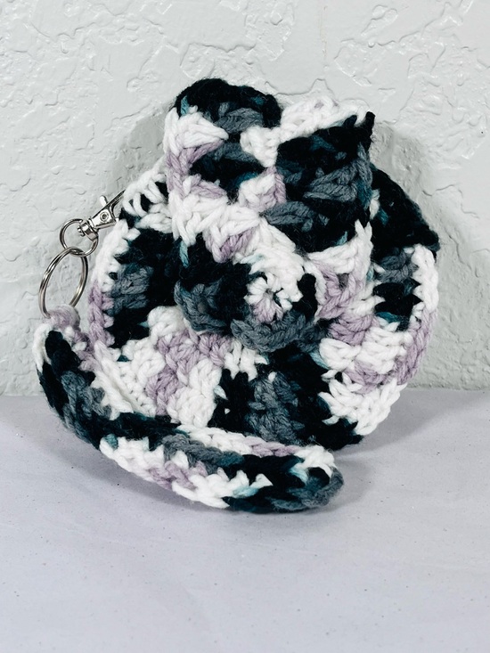 Hand Crafted Handbags - Crochet Round Wristlet